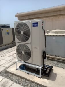 أحدث تقنيات تبريد مياه الخزانات في الإمارات 2025